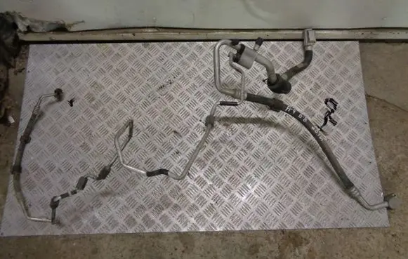 Audi A4 S4 B8 8K Air conditioning (A/C) pipe/hose 8K1260712B