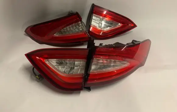 Maserati Levante Rear/tail lights set 6700323310 6700323320 6701008690