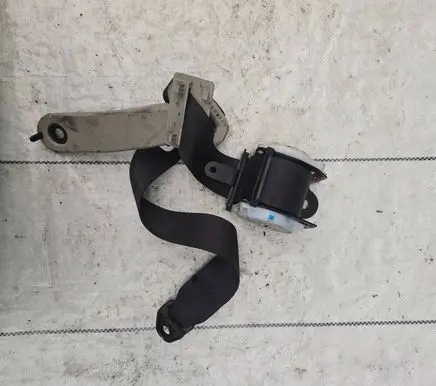 Rear seatbelt