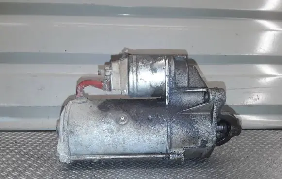 Renault Megane II Starter motor D7R49 8200331251 24J31007HF