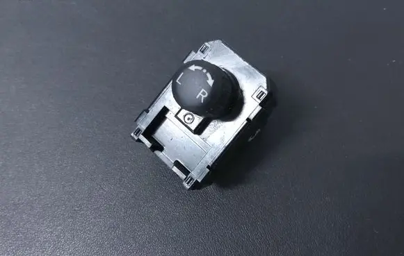 Nissan Pulsar Wing mirror switch 255701AA0A