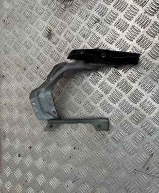 Volkswagen Tiguan Fender mounting bracket 5NA821136B