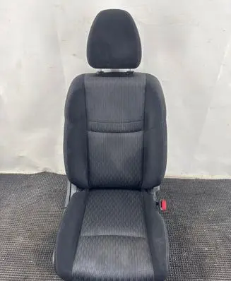 Nissan X-Trail T32 Front passenger seat 