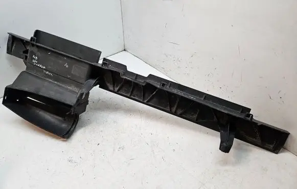 Skoda Yeti (5L) Intercooler air guide/duct channel 5L0121285B
