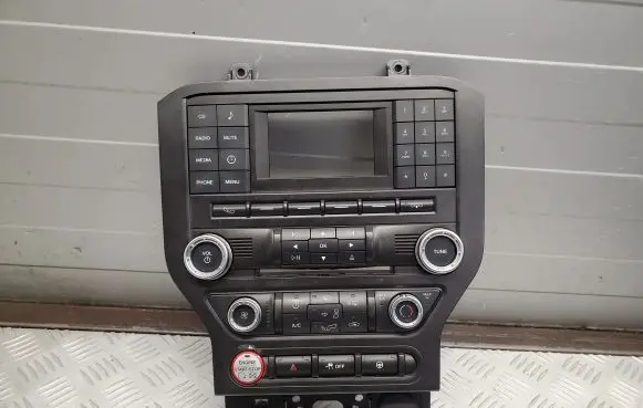 Ford Mustang VI Climate control unit FR3T18E243EB