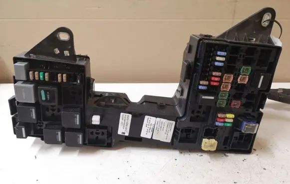 Jaguar XF X250 Fuse module 9X2314290AHC 7154592730 8X2T14A067AC