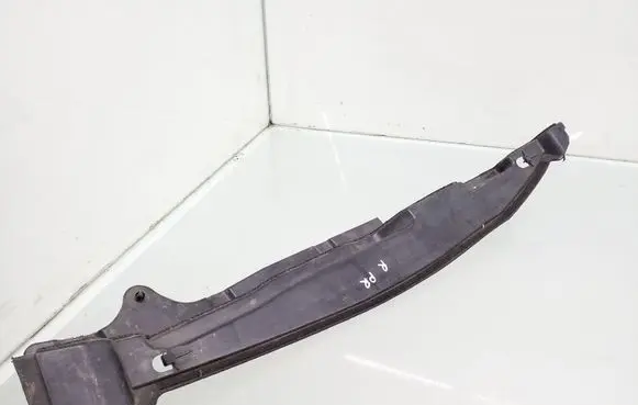 Honda CR-V Fender mounting bracket