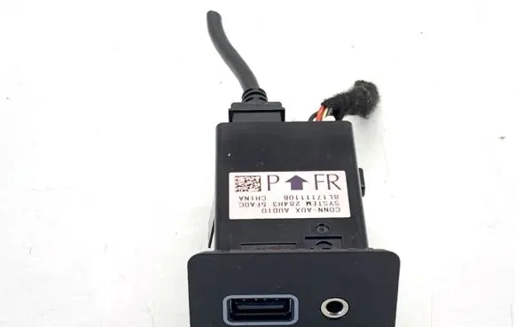 Nissan Qashqai USB socket connector 284H35FA0C