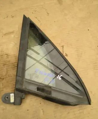 Volkswagen Tiguan Front door vent window glass four-door 5NA845114