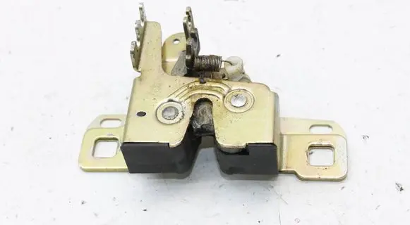 Jaguar XK8 - XKR Tailgate/trunk/boot lock/catch/latch GJE3500AA