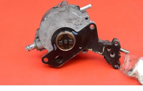 Audi A3 S3 A3 Sportback 8P Vacuum pump 038145209