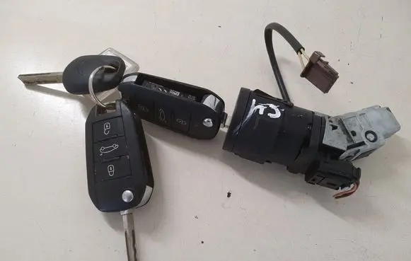 Citroen C4 Cactus Ignition lock 9663123380 9673257480