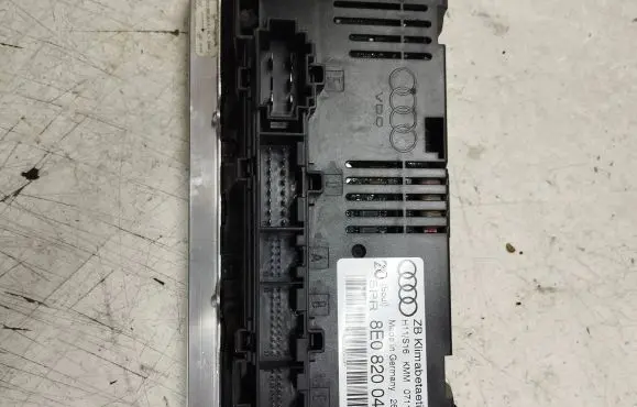 Audi A4 S4 B6 8E 8H Climate control unit 8E0820043J 0711087