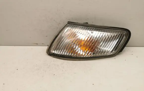 Mazda 626 Front indicator light 21061822