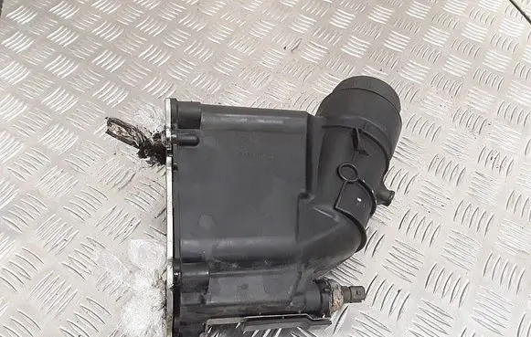 Fiat 500L Oil filter mounting bracket 11427807799 51750610 70346292