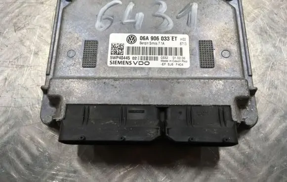 Volkswagen Touran I Engine control unit/module 06A906033ET 5WP40445