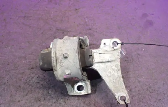 Honda Civic Gearbox mounting bracket