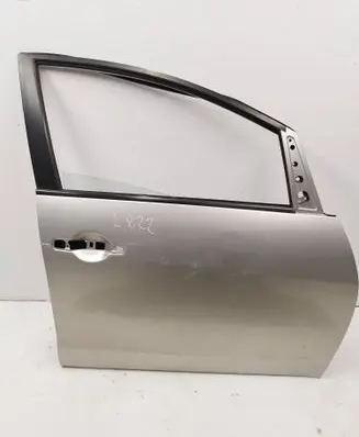 Mitsubishi Grandis Front door