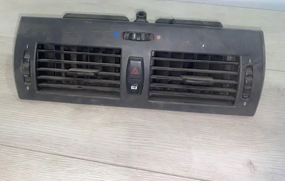 BMW X3 E83 Dash center air vent grill 3400074