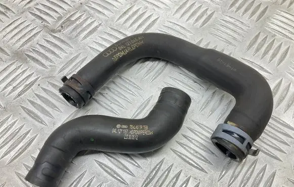 Engine coolant pipe/hose