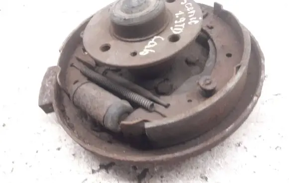 Renault Scenic I Rear wheel hub spindle/knuckle 