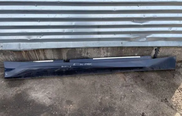 BMW 1 E81 E87 Side skirt front trim 