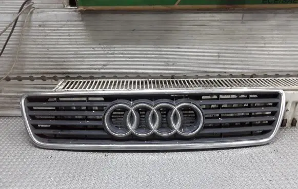 Audi A6 S6 C4 4A Front bumper upper radiator grill 4A0853651C