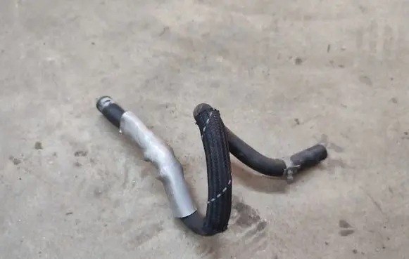 Volkswagen Golf VI Engine coolant pipe/hose