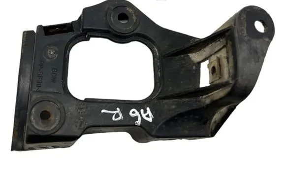 Audi A6 S6 C5 4B Front bumper mounting bracket 4B0853922B