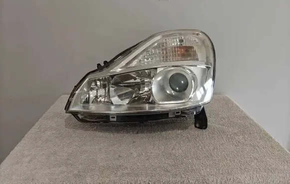 Renault Modus Headlight/headlamp 8200658385 89316530006R 89316530