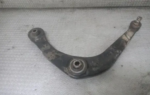 Peugeot 206+ Front lower control arm/wishbone