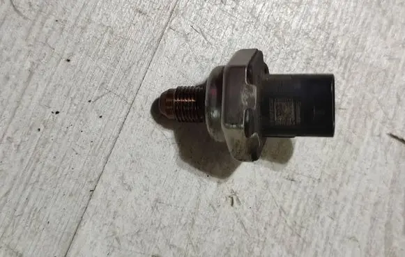 Opel Corsa F Oil pressure sensor 9834771480
