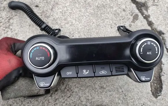 KIA Rio Climate control unit 97250H8220