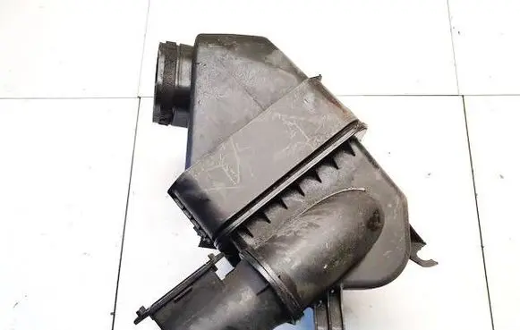 Lexus GS 300 400 430 Air filter box 2202046100 22020-46100