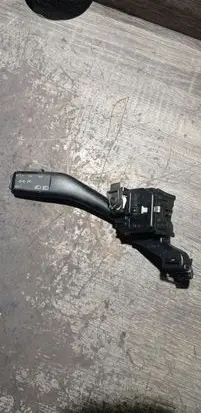 Skoda Octavia Mk2 (1Z) Indicator stalk 1K0953513A