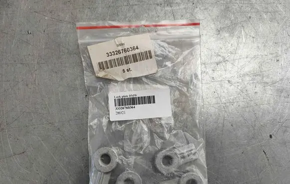 BMW 3 E46 Front suspension camber bolt 33326760364 33321136512 6760364