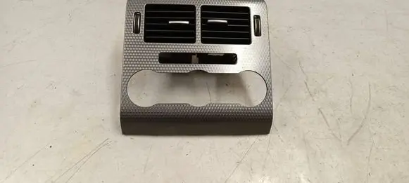 Rear air vent grill