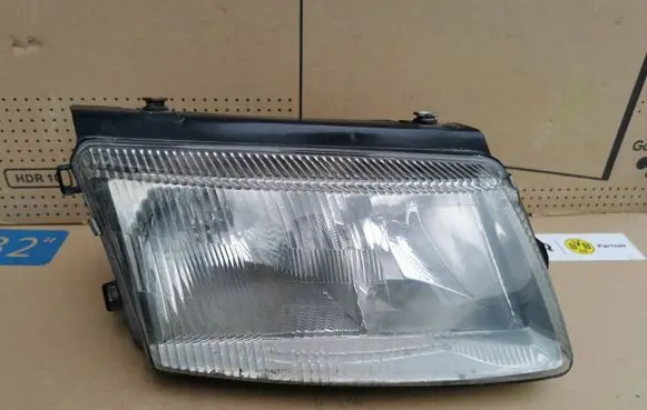 Volkswagen PASSAT B5 Headlight/headlamp 08-441-1125R