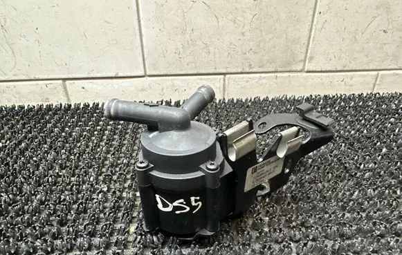 Citroen DS5 Electric auxiliary coolant/water pump 704386000 761935980 T2357157B