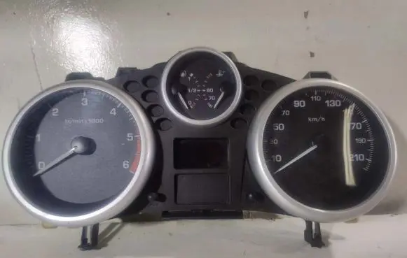 Peugeot 207 Speedometer (instrument cluster) 9666898680