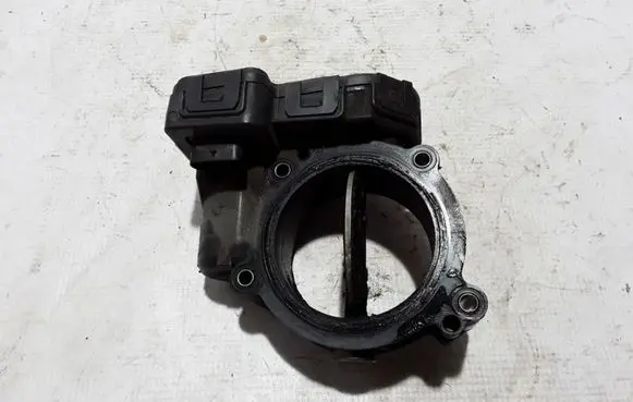 Mercedes-Benz E C207 W207 Throttle valve A6510900370