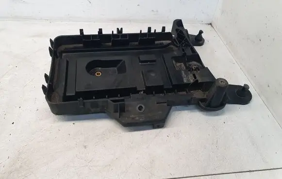 Volkswagen Golf V Battery tray 1K0915333