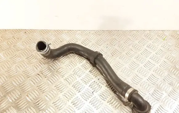 Volvo XC40 Engine coolant pipe/hose 32252070