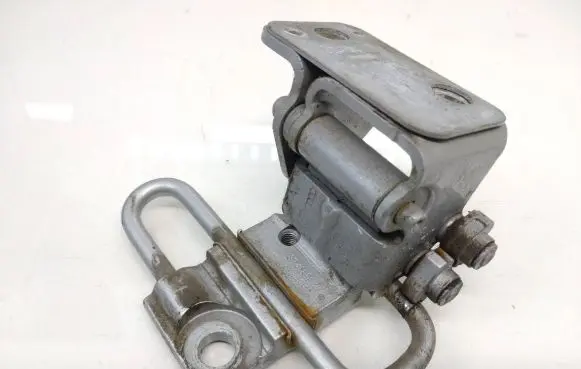Audi A3 S3 A3 Sportback 8P Rear door lower hinge 8P4833411A A046572