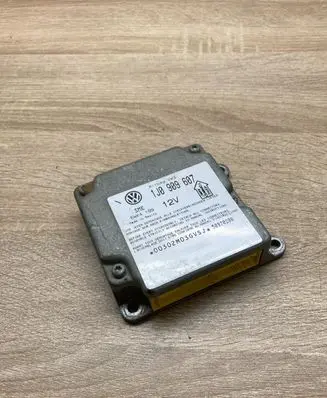 Volkswagen PASSAT B5 Airbag control unit/module 1J0909607