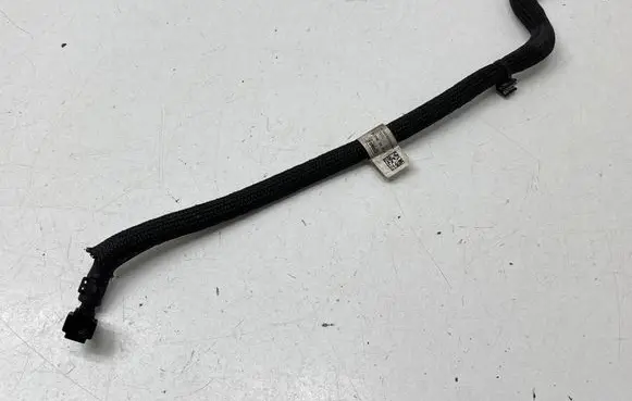 Ford Explorer VI Engine coolant pipe/hose M1M38W005