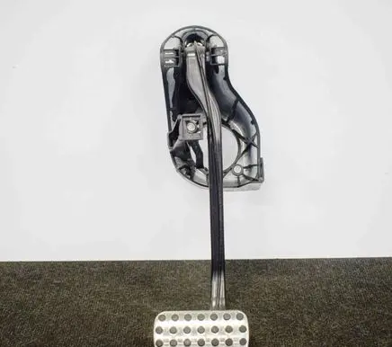 Mercedes-Benz C W204 Brake pedal A2042902301 PP204292025