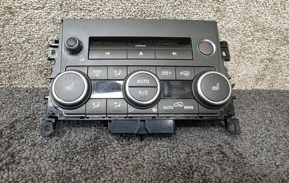 Land Rover Evoque I Climate control unit HJ3214C239HA 17082903 FBVDA