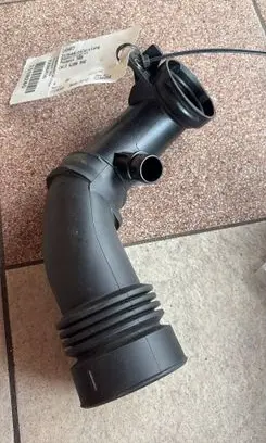 Peugeot 508 Turbo air intake inlet pipe/hose 1434F7