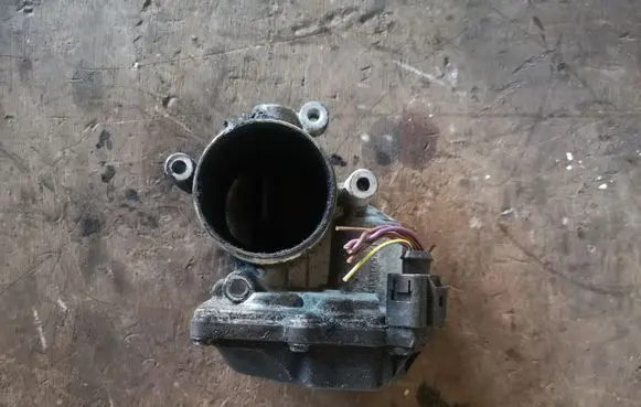Volkswagen Scirocco Throttle valve 03L128063D